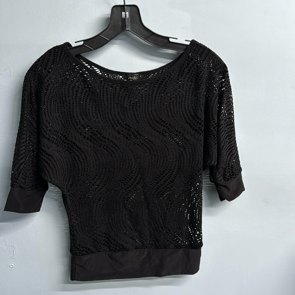 Stretchy, cut-out crop top in Black